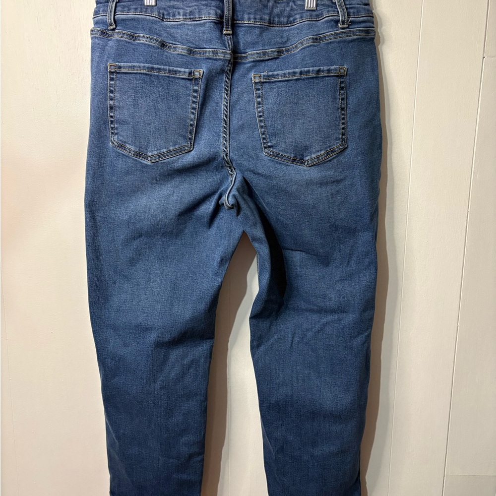 Time and Tru Women’s Straight Blue Jeans